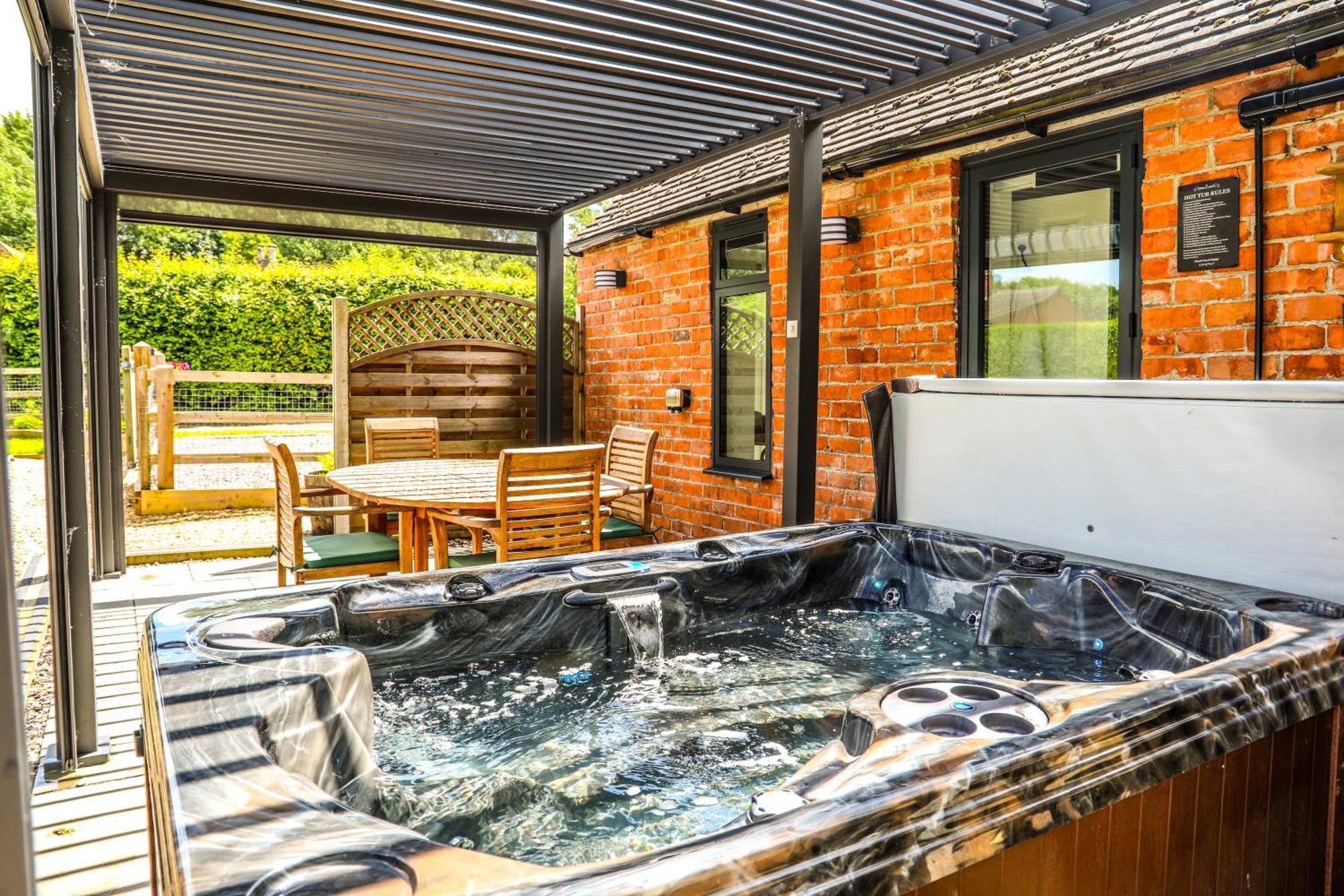 Cottage With Hot Tub - Near Cheltenham And Tewkesbury Exteriér fotografie